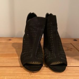 Vince Camuto peep toe booties/heels